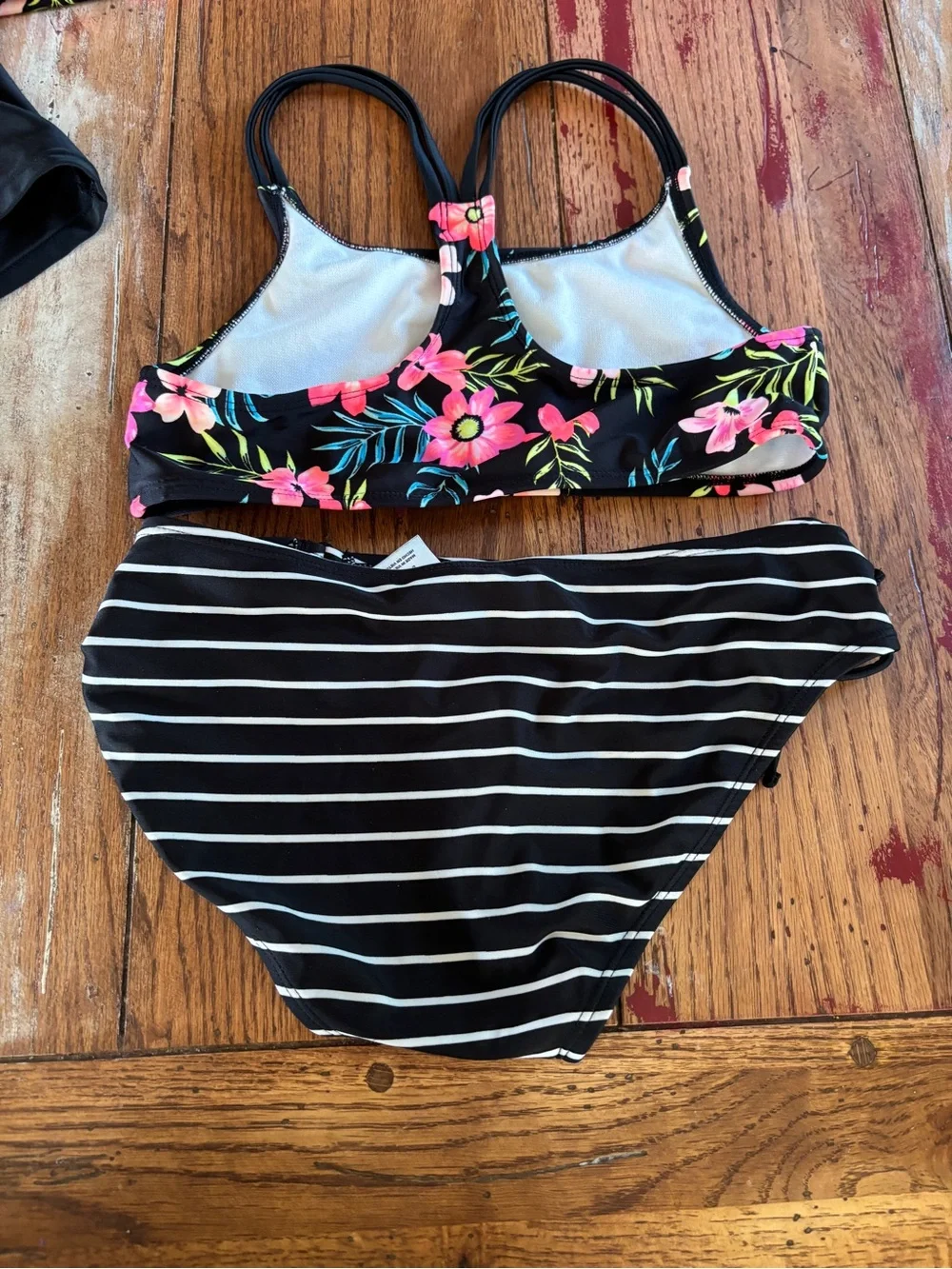 Kids Black Floral Long-Sleeve two Piece Swimsuit